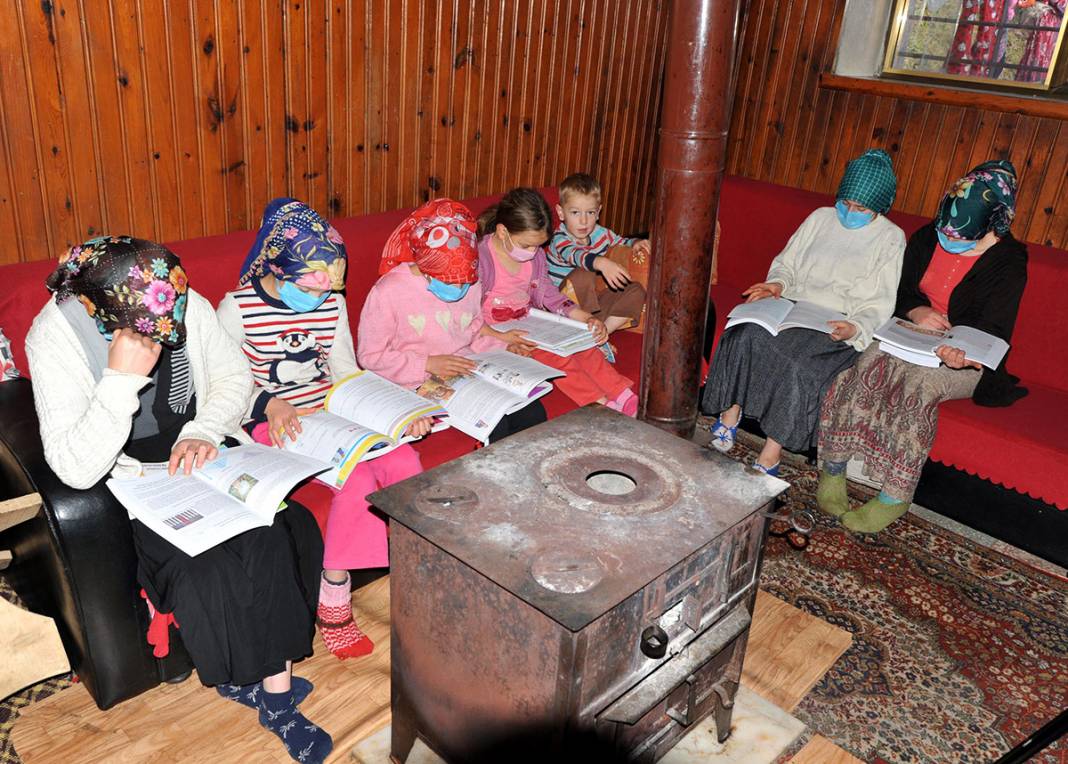 1 telefon 7 kardeş... Ne bilgisayarları var ne de tabletleri 2