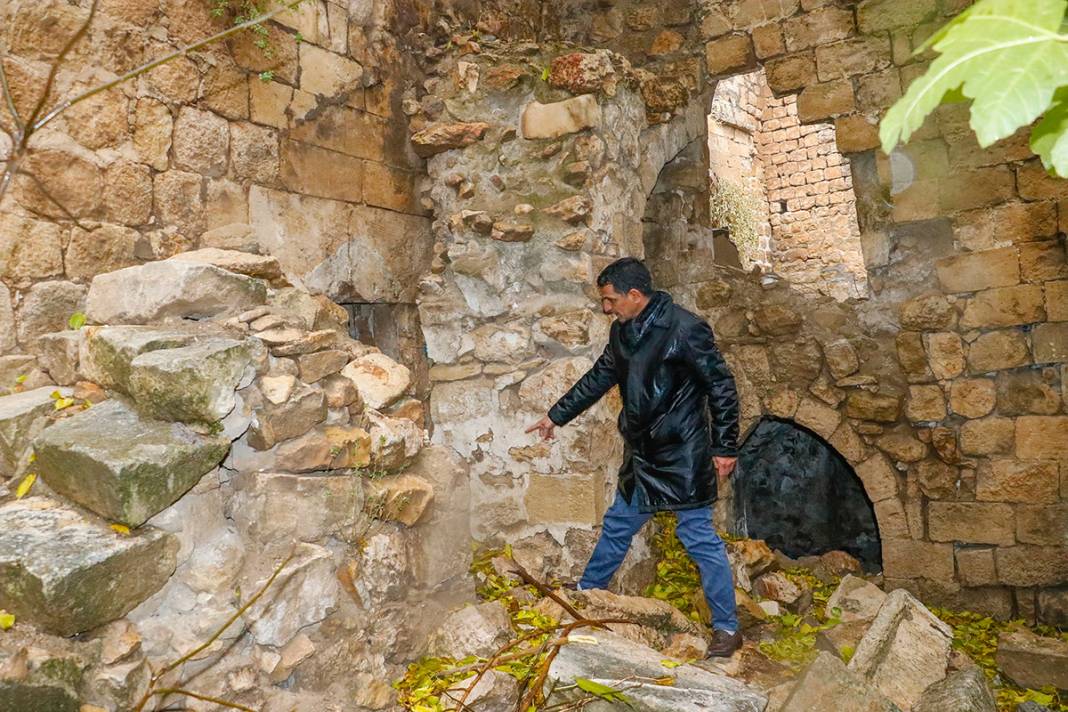 Bin yıllık eser can çekişiyor! Yağmur sonrası çöktü 10