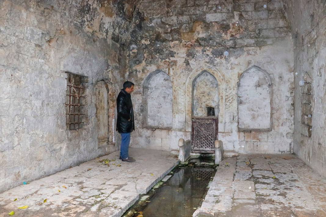 Bin yıllık eser can çekişiyor! Yağmur sonrası çöktü 12