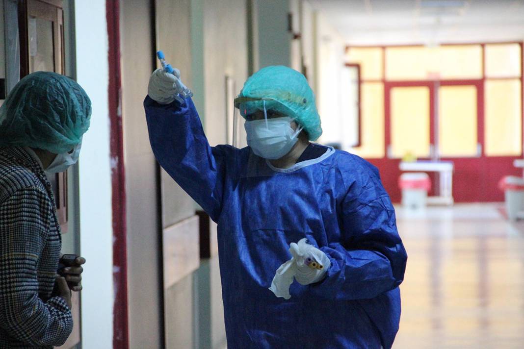 Kısıtlamalar etkisini gösterdi, vaka sayıları düşmeye başladı 1