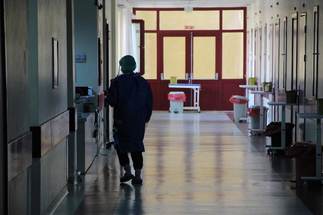 Kısıtlamalar etkisini gösterdi, vaka sayıları düşmeye başladı 10