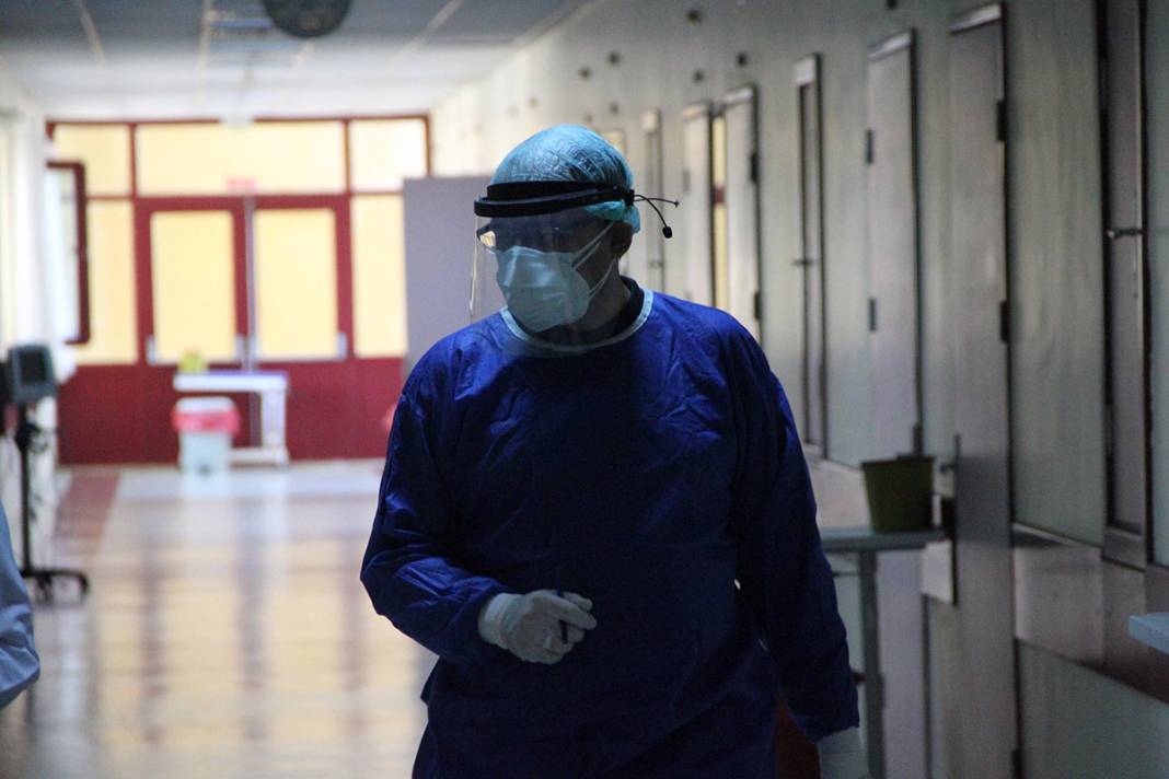 Kısıtlamalar etkisini gösterdi, vaka sayıları düşmeye başladı 2