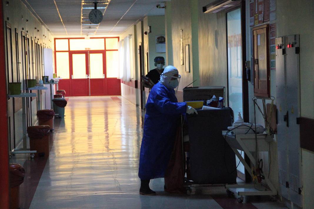 Kısıtlamalar etkisini gösterdi, vaka sayıları düşmeye başladı 6