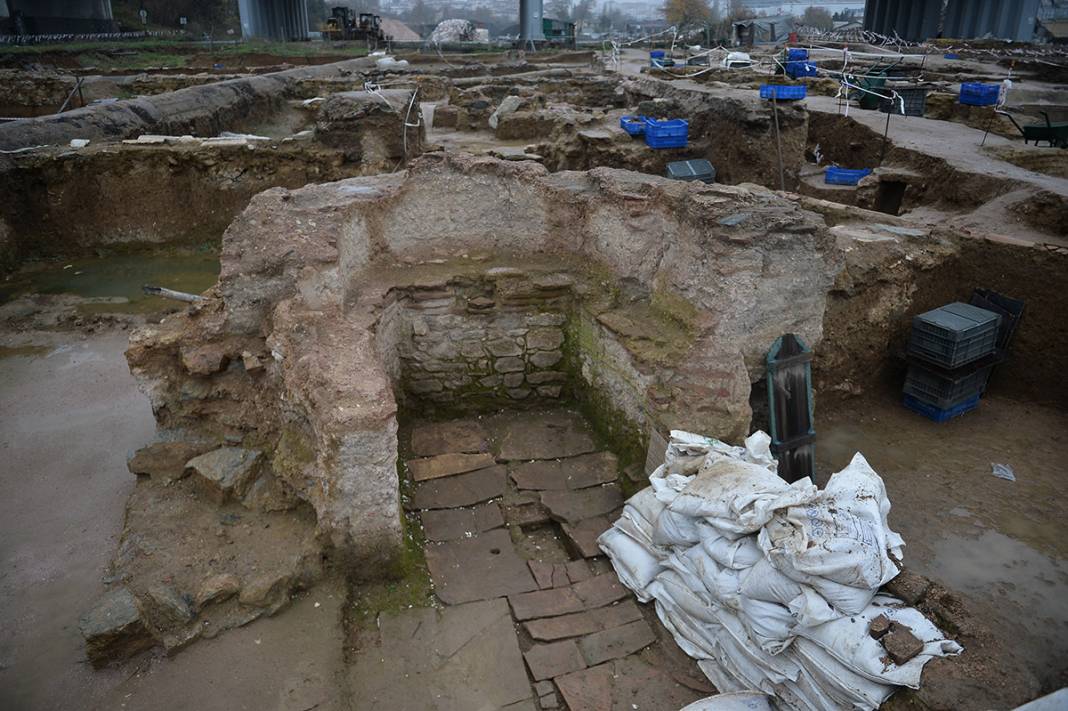 Arkeologlar bile gizemini çözemedi! Haydarpaşa Garı'ndaki kazılarda yeni keşif 1