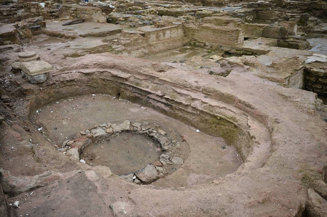 Arkeologlar bile gizemini çözemedi! Haydarpaşa Garı'ndaki kazılarda yeni keşif 15