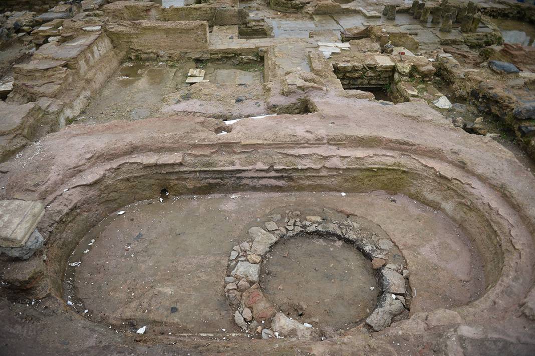 Arkeologlar bile gizemini çözemedi! Haydarpaşa Garı'ndaki kazılarda yeni keşif 16