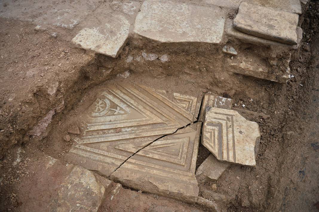 Arkeologlar bile gizemini çözemedi! Haydarpaşa Garı'ndaki kazılarda yeni keşif 19