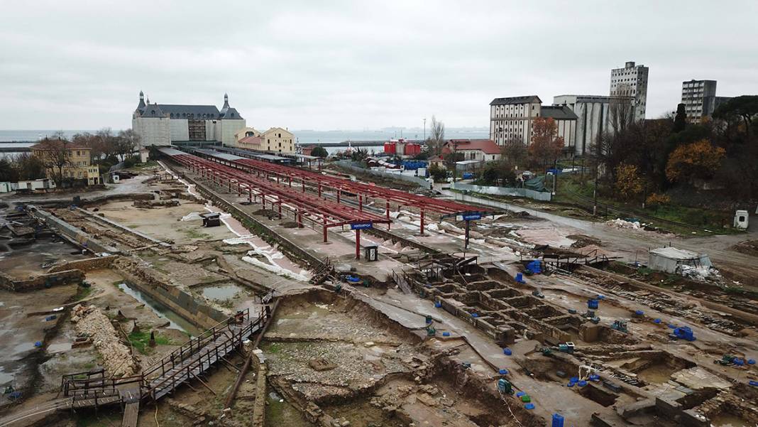 Arkeologlar bile gizemini çözemedi! Haydarpaşa Garı'ndaki kazılarda yeni keşif 22