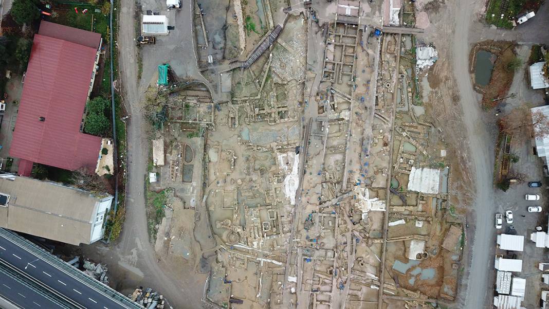 Arkeologlar bile gizemini çözemedi! Haydarpaşa Garı'ndaki kazılarda yeni keşif 26