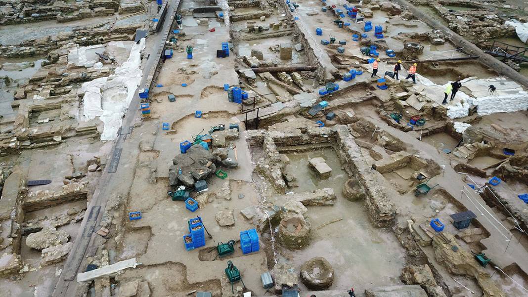 Arkeologlar bile gizemini çözemedi! Haydarpaşa Garı'ndaki kazılarda yeni keşif 27