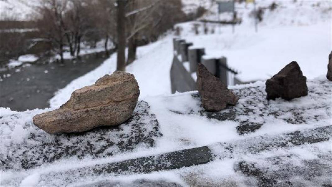 İçinde üç boyutlu gizli resimler bulunan taşların sırrı ne? 12