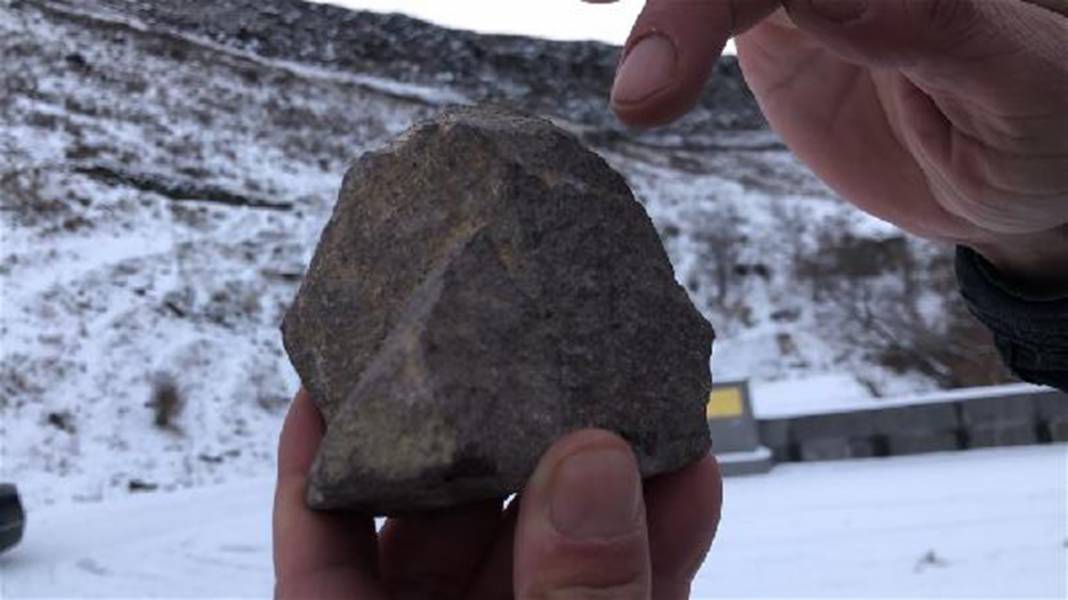 İçinde üç boyutlu gizli resimler bulunan taşların sırrı ne? 13