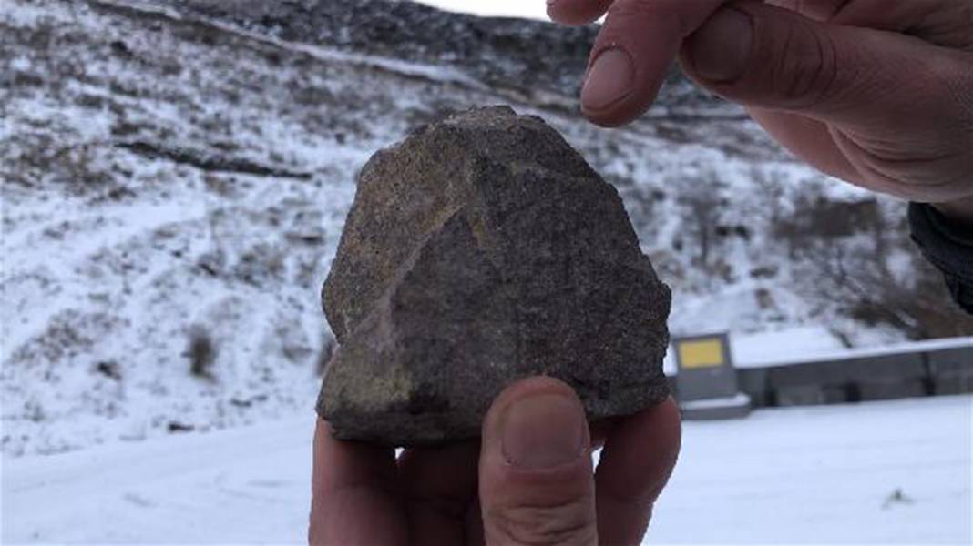İçinde üç boyutlu gizli resimler bulunan taşların sırrı ne? 15
