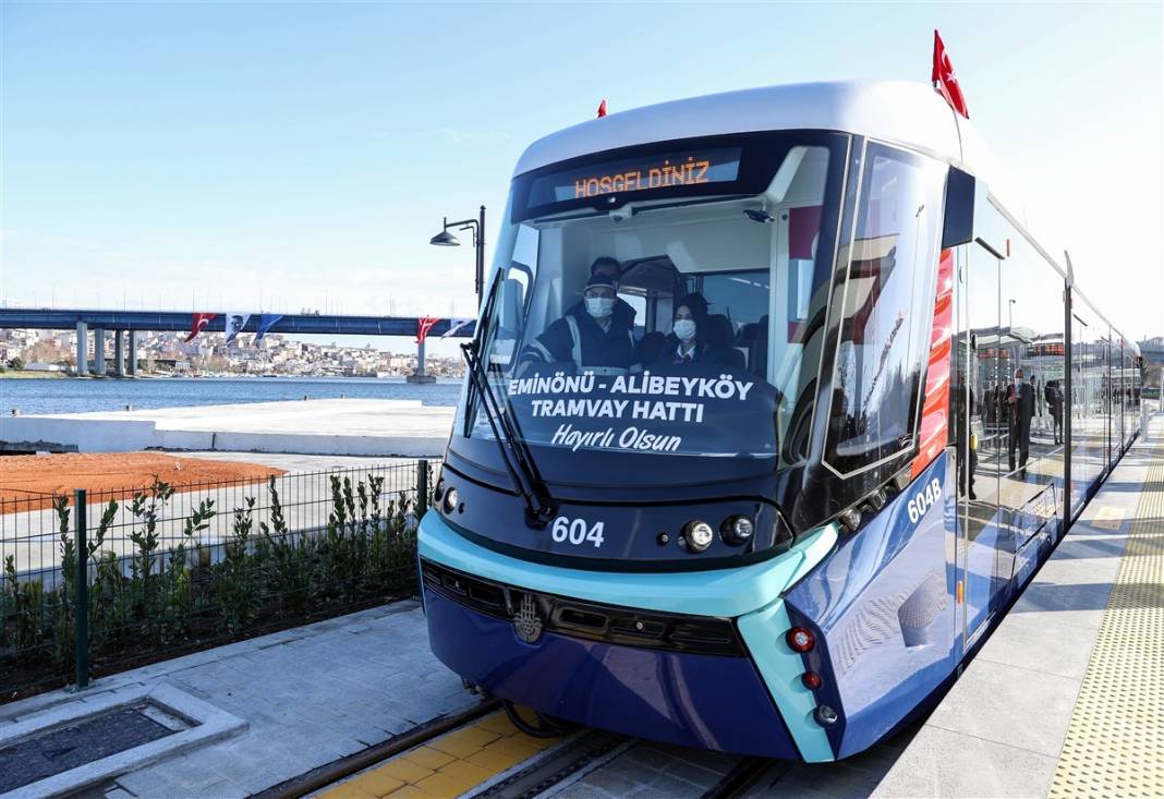 Saatte 12 bin yolcu! Eminönü-Alibeyköy Tramvay Hattı açıldı 14