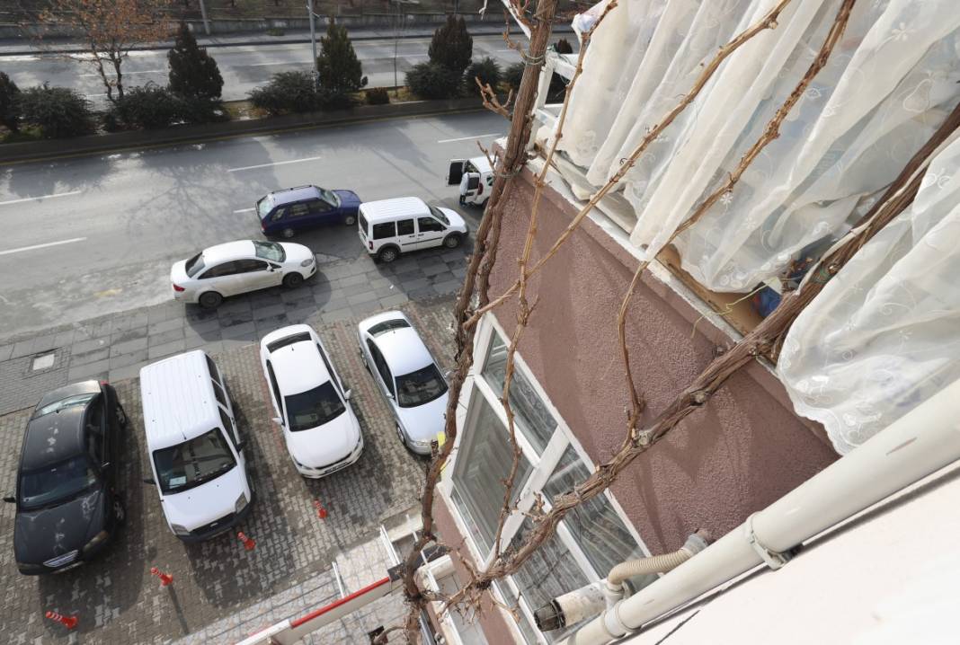 Hücre evine baskından böyle kaçtı: Üst komşunuzum, asma budarken düştüm 2