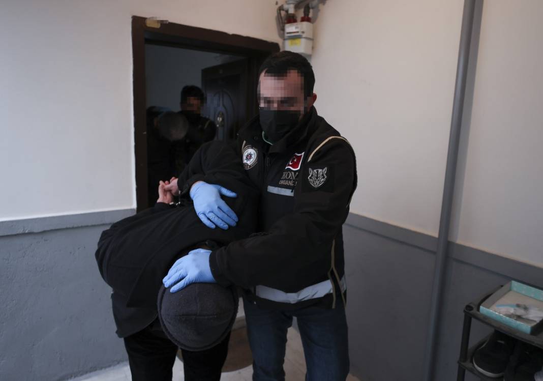 Hücre evine baskından böyle kaçtı: Üst komşunuzum, asma budarken düştüm 3