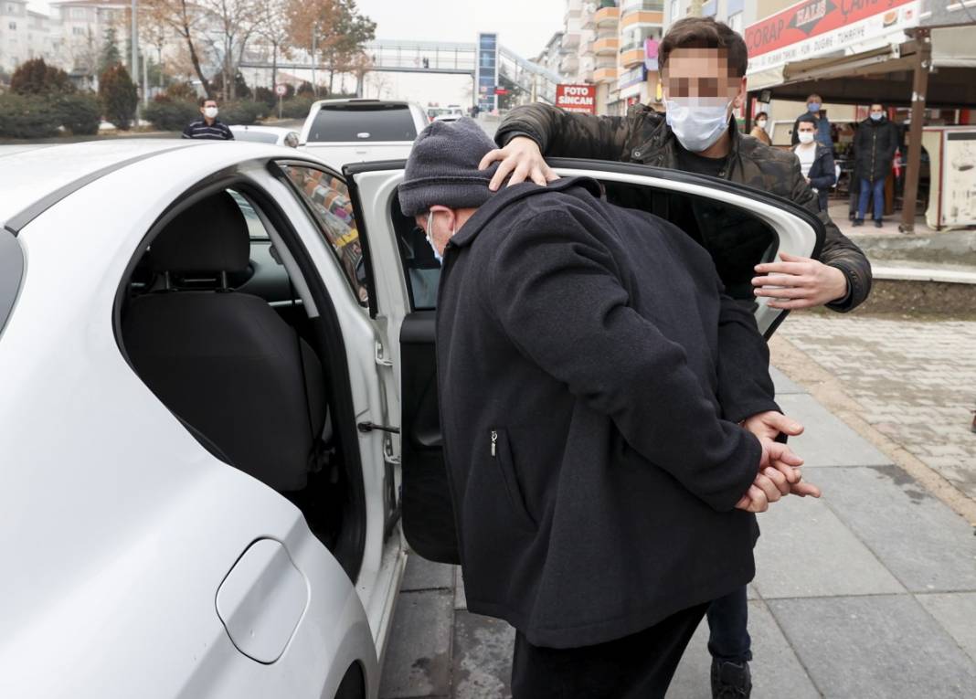 Hücre evine baskından böyle kaçtı: Üst komşunuzum, asma budarken düştüm 6