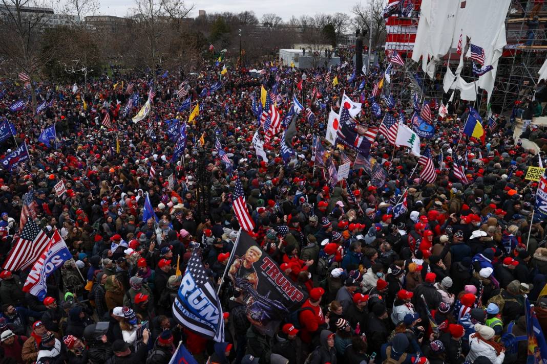 Trump ateşi! Kongre'yi bastılar, polisle çatıştılar 72