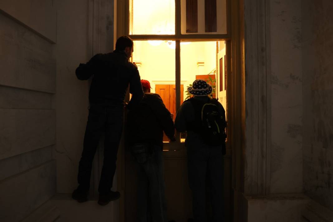 Trump ateşi! Kongre'yi bastılar, polisle çatıştılar 100