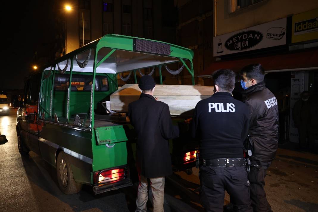 Bayrampaşa'da bir kadın çocuğunun gözü önünde katledildi! 6