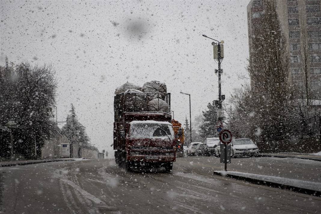 Lodos bitti, kar başladı... İşte kar yağışı olan iller 11