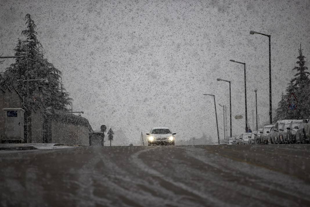 Lodos bitti, kar başladı... İşte kar yağışı olan iller 12