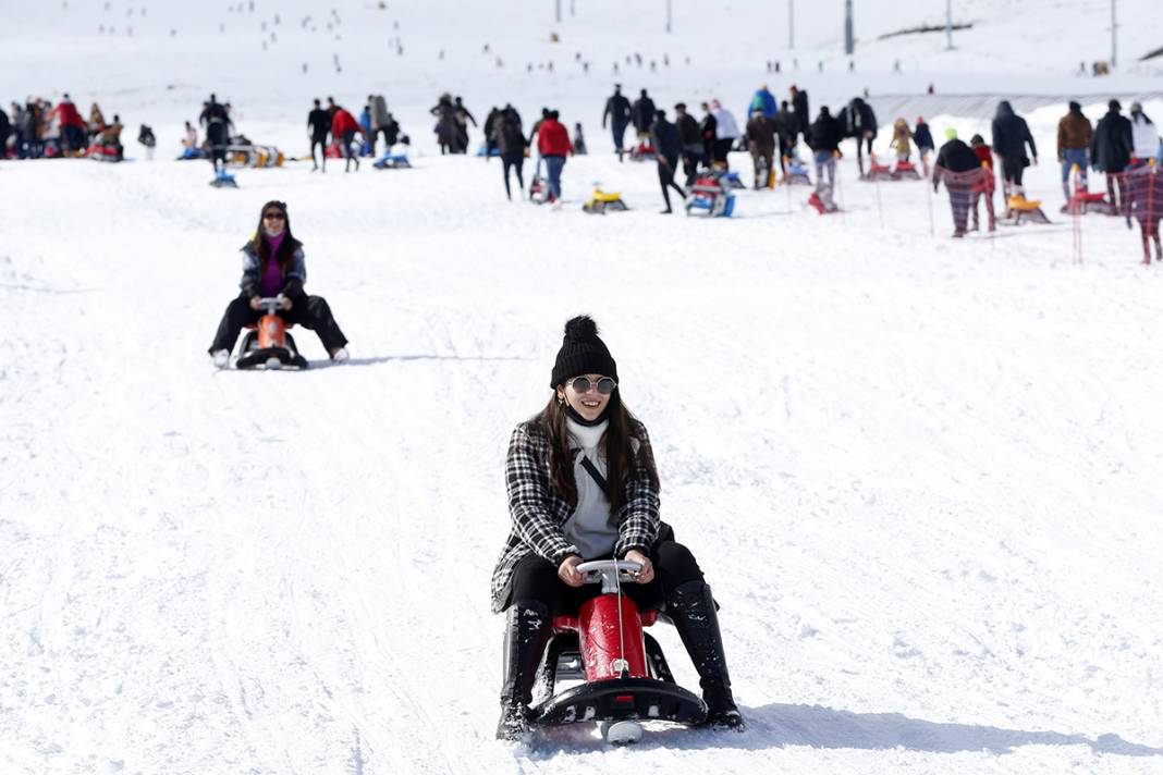 Kayak merkezlerinde Kovid- 19 yasaklarına yine uyulmadı 10