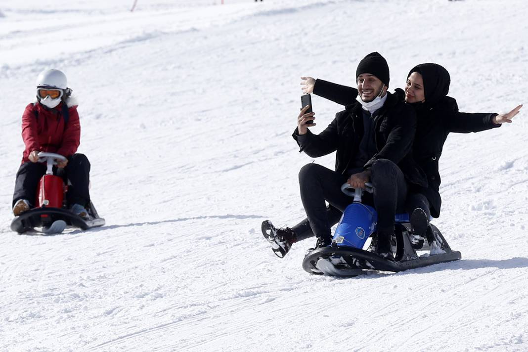 Kayak merkezlerinde Kovid- 19 yasaklarına yine uyulmadı 11