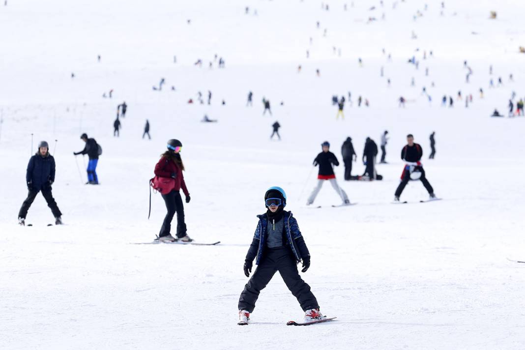 Kayak merkezlerinde Kovid- 19 yasaklarına yine uyulmadı 15