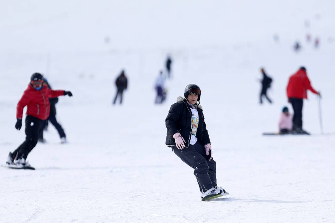 Kayak merkezlerinde Kovid- 19 yasaklarına yine uyulmadı 19
