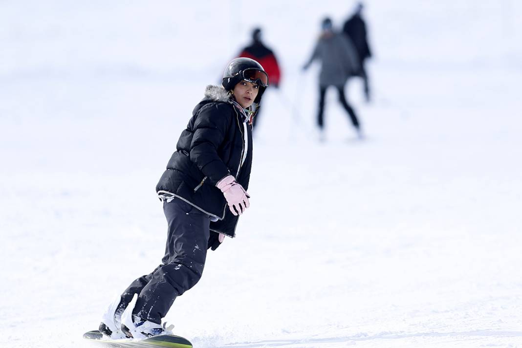 Kayak merkezlerinde Kovid- 19 yasaklarına yine uyulmadı 20