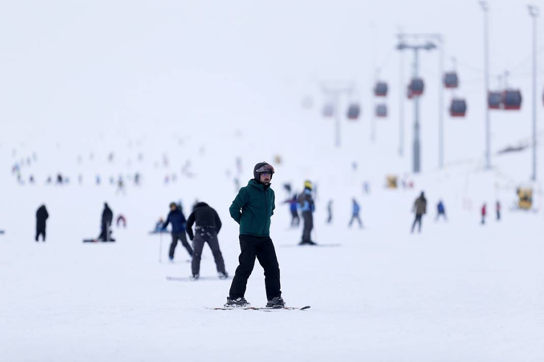 Kayak merkezlerinde Kovid- 19 yasaklarına yine uyulmadı 21