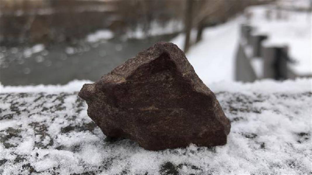 İçinde üç boyutlu gizli resimler bulunan taşların sırrı ne? 7