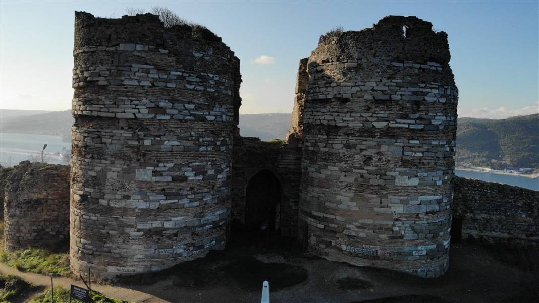 UNESCO listesindeki tarihi kale çöplüğe döndü 5
