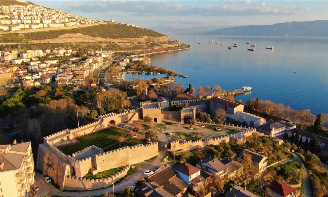 Bin 400 yıllık tarihi kale turizme açılıyor 1