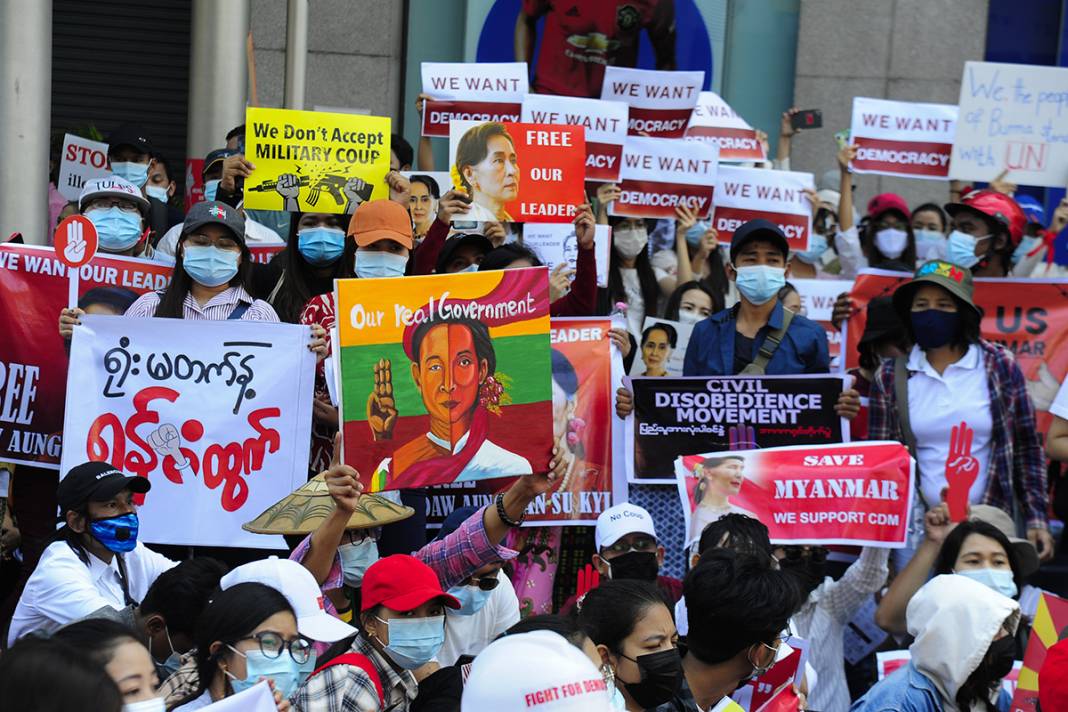 Myanmar'da protestolar devam ediyor 1