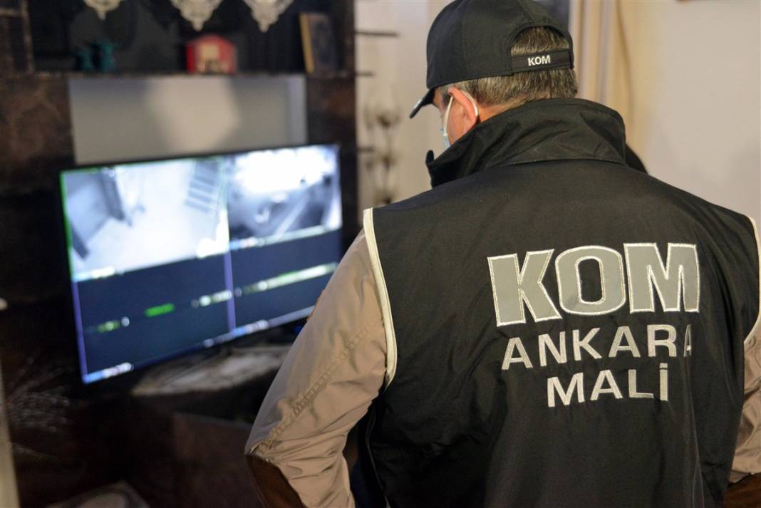 Ankara'da inanılmaz görüntüler! Büyü evinde ele geçirilenler dehşete düşürdü 3