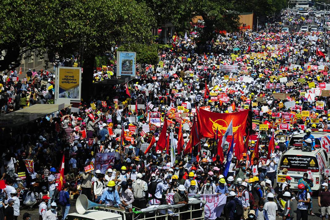 Myanmar'da protestolar devam ediyor 2