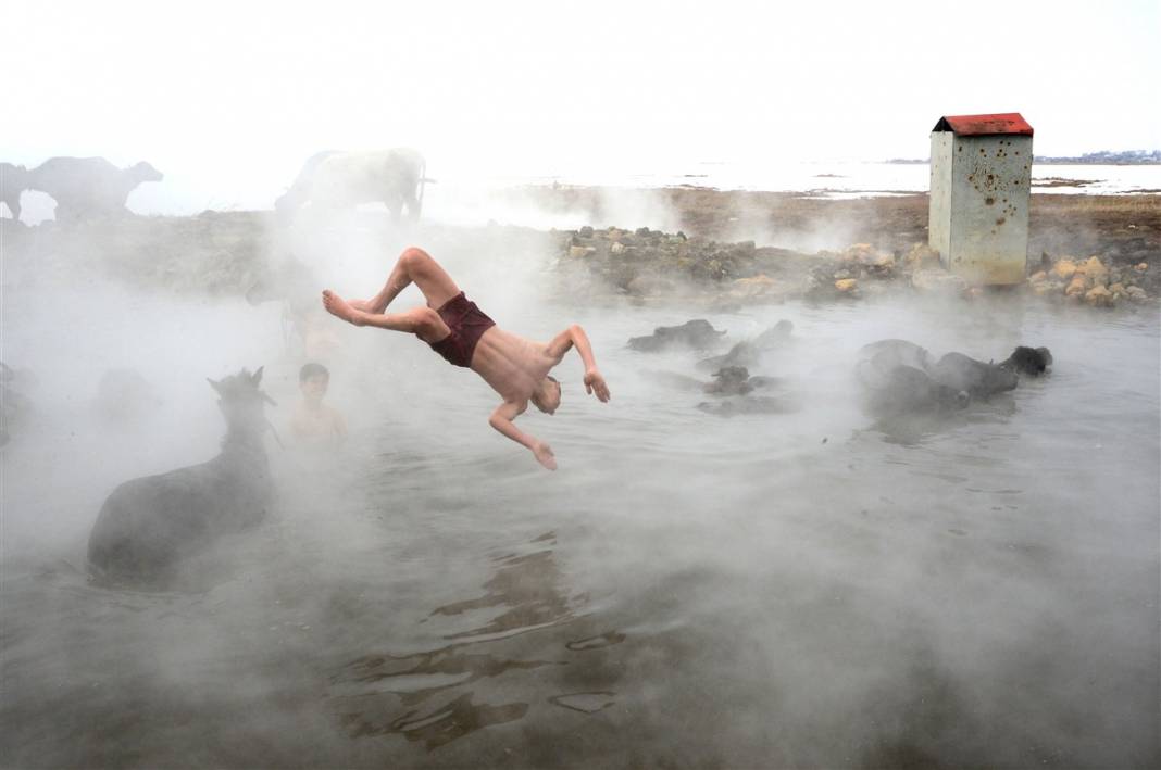 -20 derecede kaplıca sefası! Bin manda stres atıyor 24