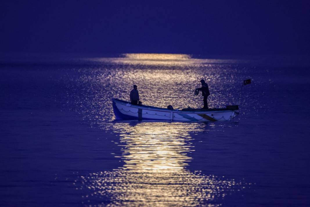 Yakamoz izleri... Görüntüler Van'dan 14