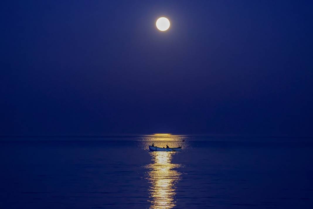 Yakamoz izleri... Görüntüler Van'dan 23