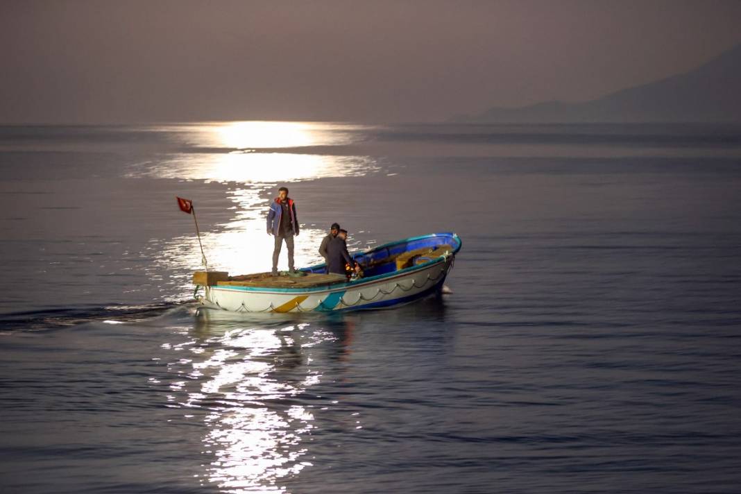 Yakamoz izleri... Görüntüler Van'dan 28