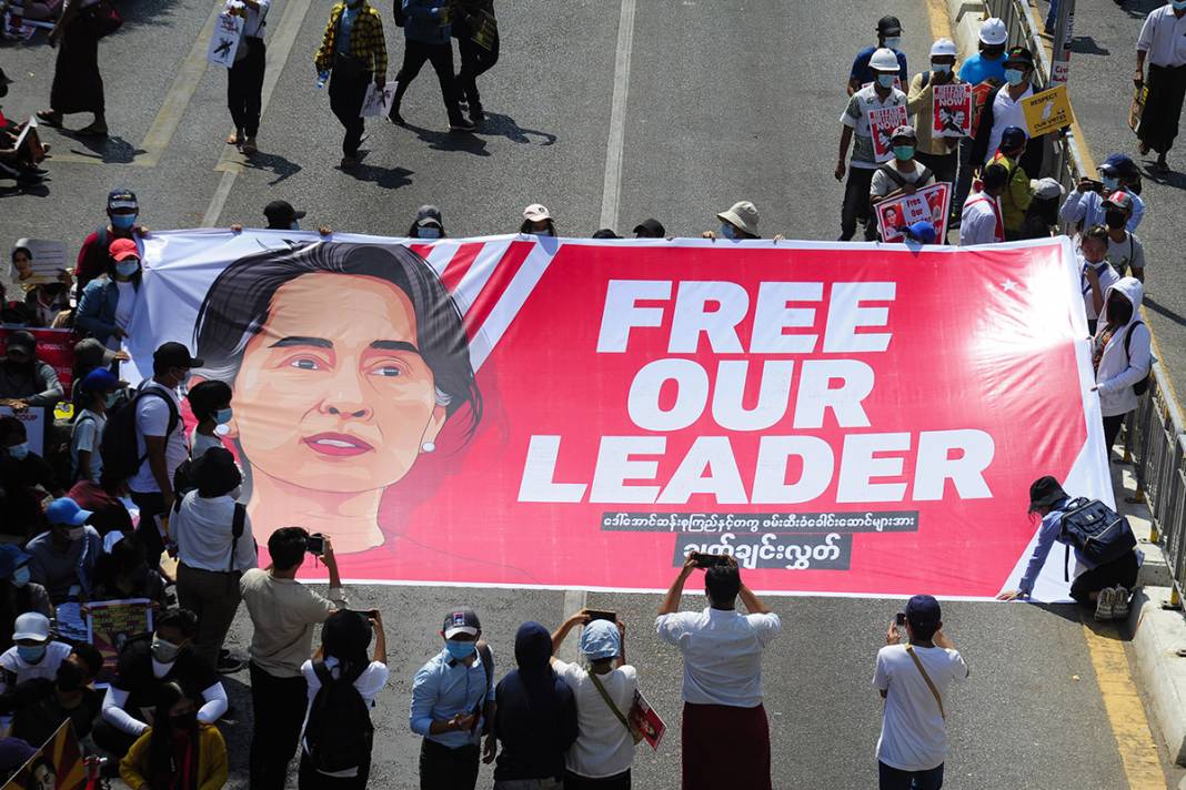 Myanmar'da protestolar devam ediyor 7