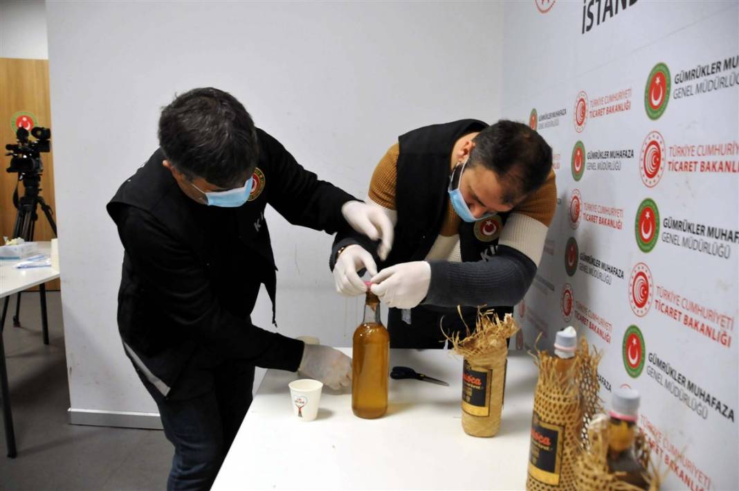 İçki şişesinden çıktı! Değeri 2.5 milyon lira 4