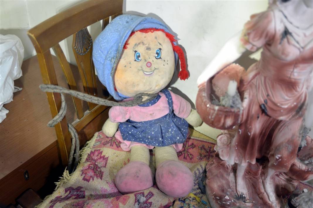 Ankara'da inanılmaz görüntüler! Büyü evinde ele geçirilenler dehşete düşürdü 9