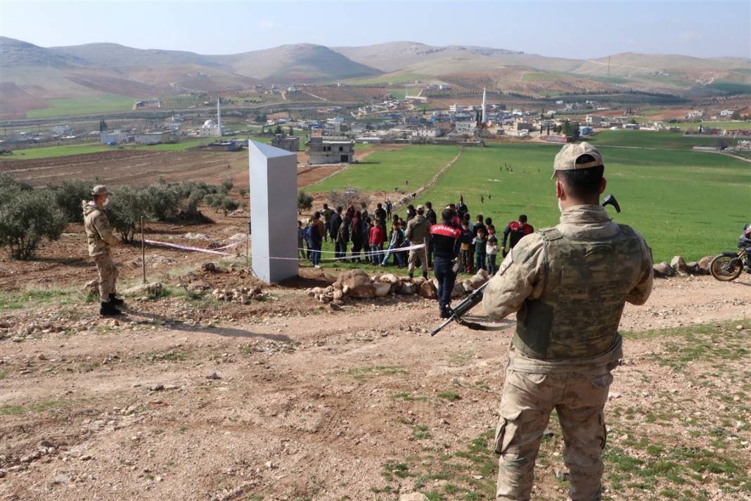 Göbeklitepe'de bir gecede ortaya çıkan metal monolitte şaşırtan mesaj 16