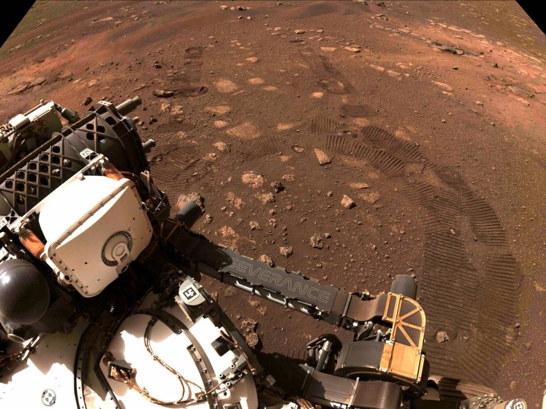 Mars'a teker izi düştü... İşte ilk test sonrası fotoğraflar 3
