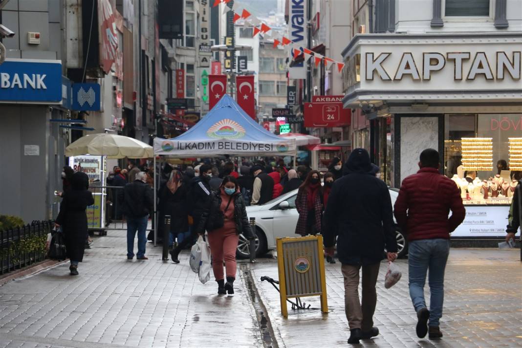 Şehir sürü bağışıklığına bırakıldı! Kırmızı ilde mutant virüs kabusu 3