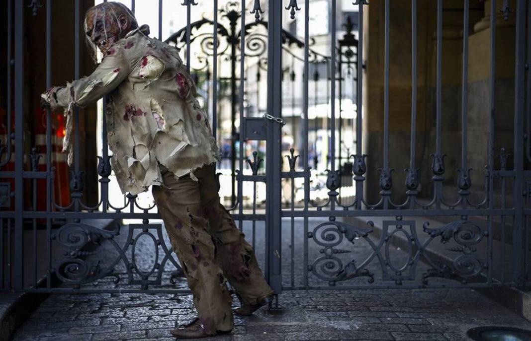 Nostradamus’un 2021 kehaneti: Bir kit alın, bir plan yapın, hazırlıklı olun 3