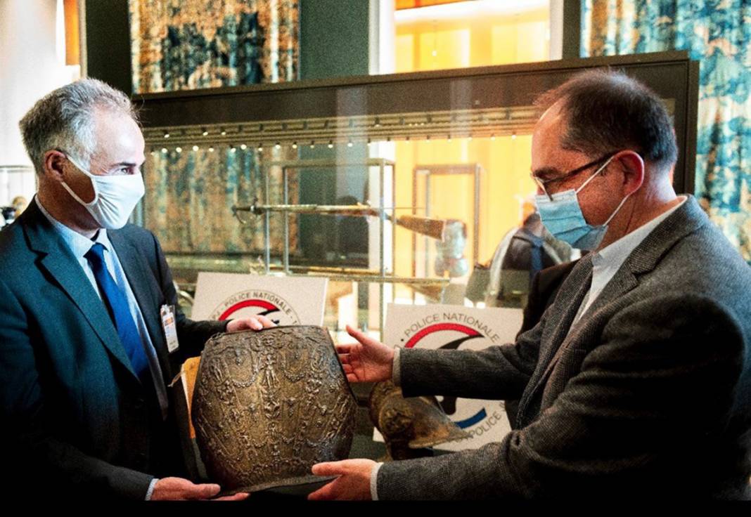 Louvre Müzesi’ne 38 yıl sonra döndü! Antik miğfer ve zırh gizemini hala koruyor 6